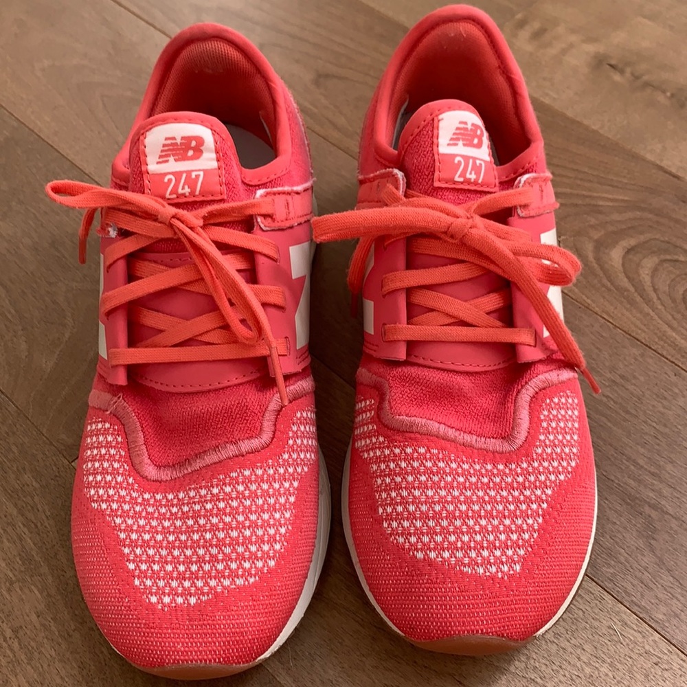 New Balance Women’s 247 size 8